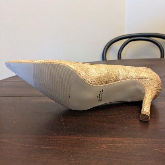 Le Chateau Tan Heels - Picture 6 of 7